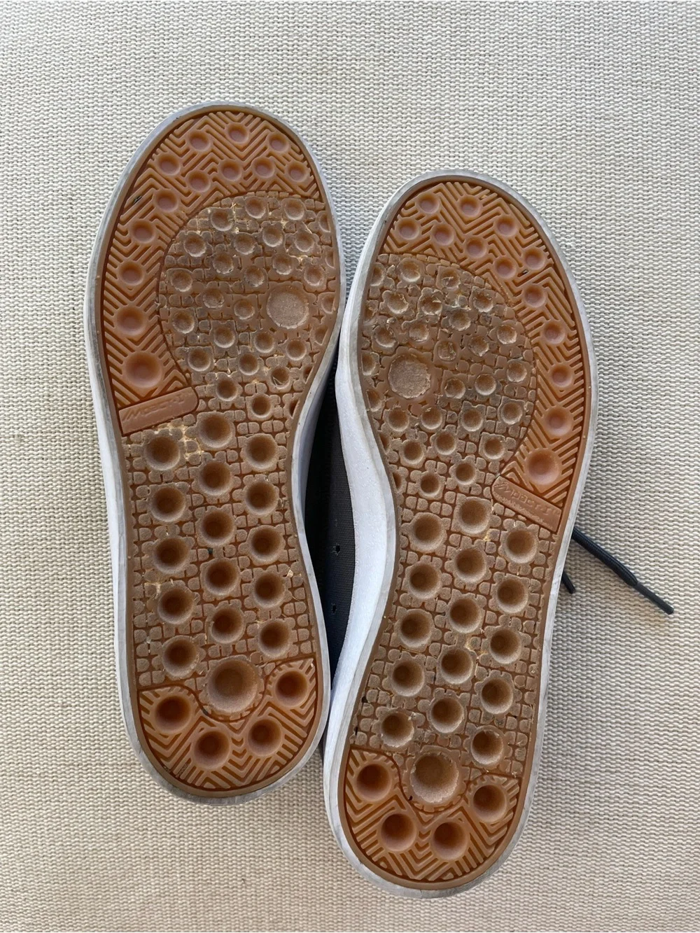 DC Hyde M Gray Canvas Skate Sneakers - Picture 7 of 13
